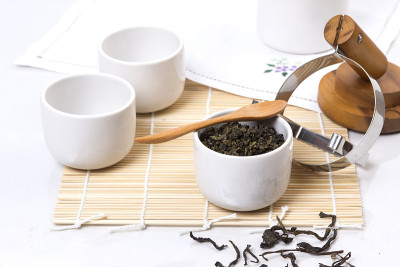 干茶，热茶。