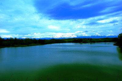 北海道、北荣、水泽堰塞湖的春景