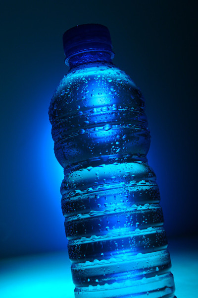 水