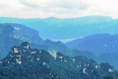 中国湖南武陵源的张家界悬崖山