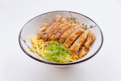 日式烧鸡饭。