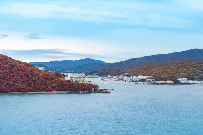日本关西鸟羽群岛宁静平静的海洋天空