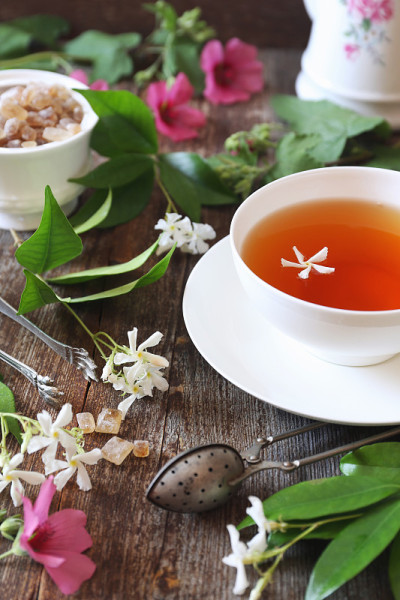 浪漫的茶与茉莉花茶