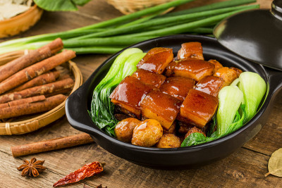 五花肉鹌鹑蛋(中餐)
