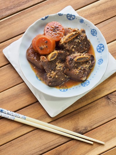 韩国菜红烧排骨，牛肉排