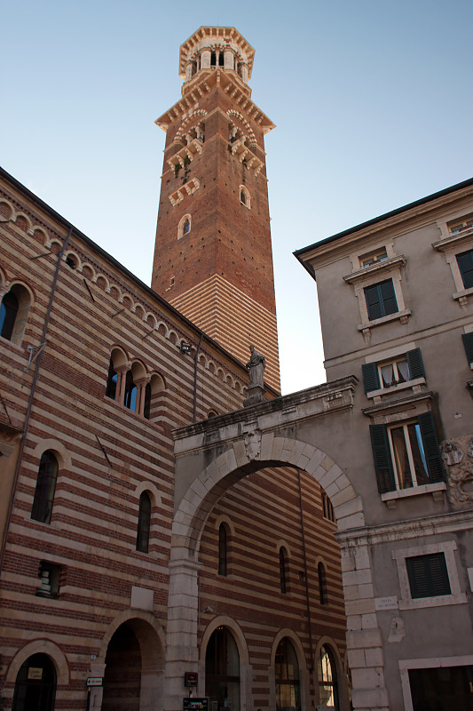 中世纪塔 Torre dei Lamberti 维罗纳