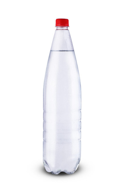 装着矿泉水的大塑料瓶
