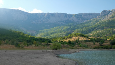 夏季山地景观
