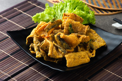 咸蛋香酥鱼皮