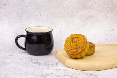 中国传统美味月饼板上