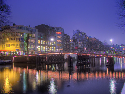 荷兰阿姆斯特丹，冬天的夜景。