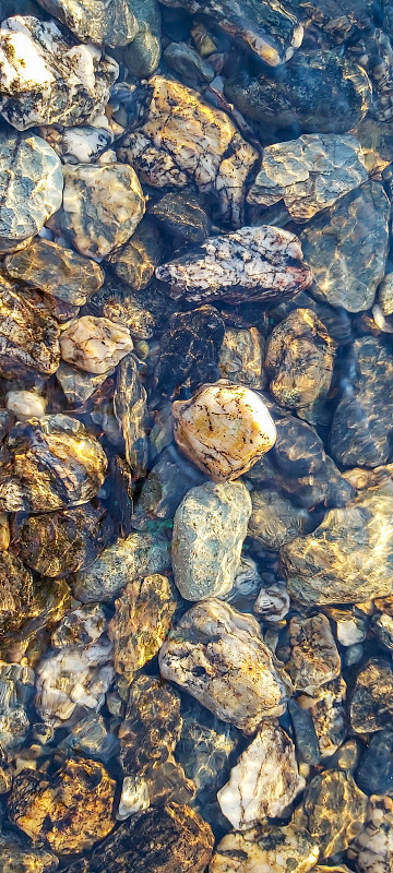 水下彩石