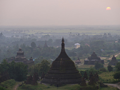 缅甸Mrauk U的日落