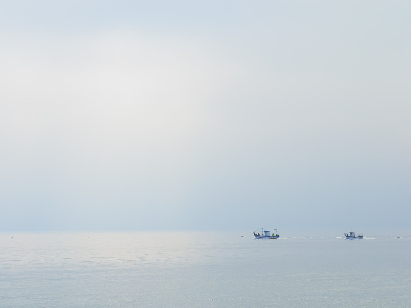 海上船只航行