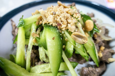包子bo xao;经典的越南牛肉面沙拉