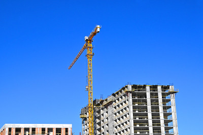 起重机及高层建筑工地
