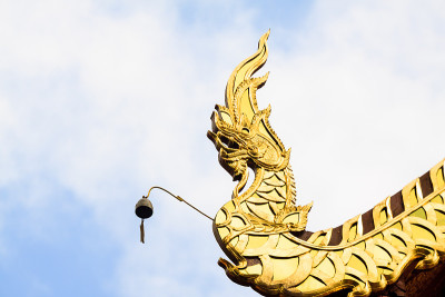 泰国清迈Doi素贴寺的龙雕