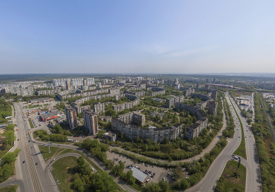 俄罗斯叶卡捷琳堡ZHBI区。空中,夏天,阳光明媚