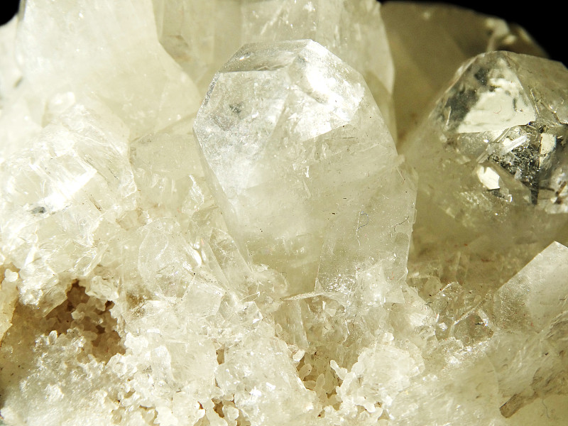 apophylite crystal石英晶洞地质晶体