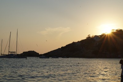夕阳在海上。伊比沙岛