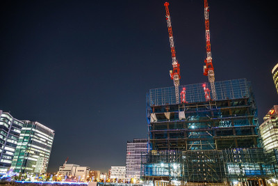 一幢办公楼的建筑工地(横滨港人未来井)