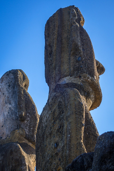 莫伊斯雕像，阿胡汤加里基，东岛