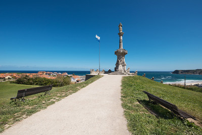 19世纪的Comillas Marques纪念碑，Comillas, Cantabria，西班牙。