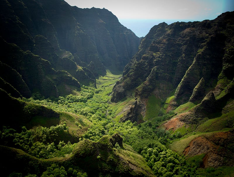 鸟瞰图纳帕里海岸在考艾岛，夏威夷