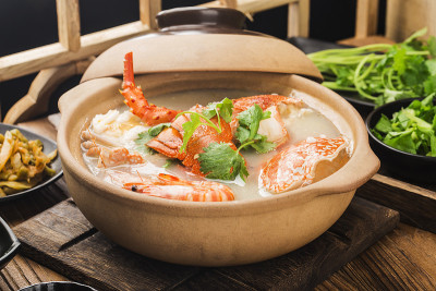龙虾海鲜砂锅粥