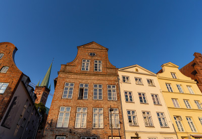 位于德国北部的汉萨城LÃ¼beck (Hansestadt LÃ¼beck)的老城中心。汉萨同盟的发