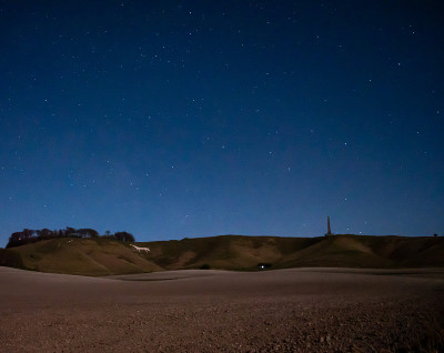 Cherhill Whitehorse和Monument Astro