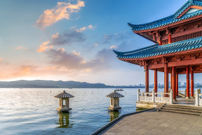 杭州西湖的自然景观和建筑景观