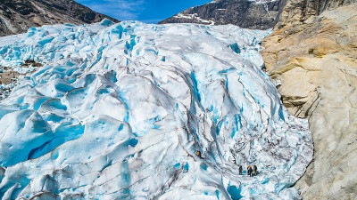 Nigardsbreen。约斯特尔斯布林冰川的冰川臂Jostedal,挪威。