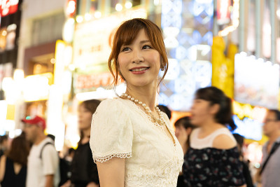 妇女参加了夜间工作俱乐部