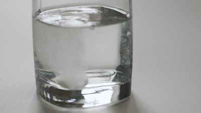 泡腾片溶于水