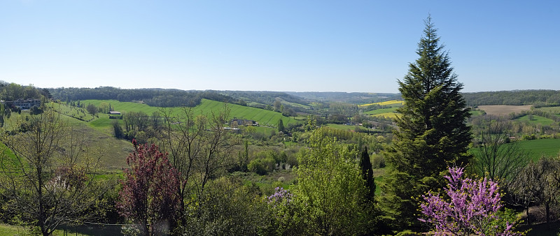 风景如画的旅游景点Pujols村，Lot-et-Garonne，法国。