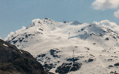 从瑞士恩加丁的山的全景在Grisons，瑞士阿尔卑斯山，欧洲