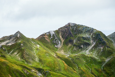 瑞士的青山，欧洲的夏日风景