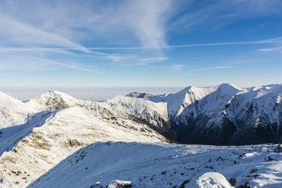 山顶上有雪