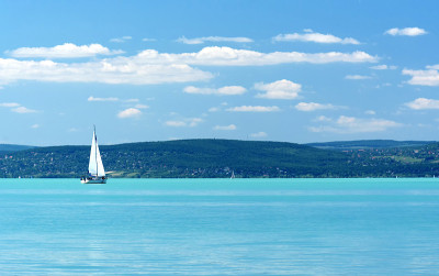 匈牙利巴拉顿湖夏季景观(Balatonvilagos)