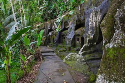 yogyakarta Kawi。古时石刻寺内有皇家墓葬。印尼巴厘岛。全景,长格式