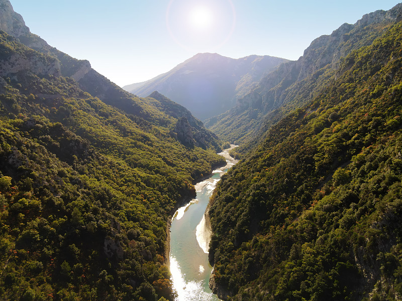 佛登峡谷(法语:Verdon Gorges du Verdon)是位于法国东南部Provence-A