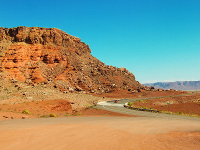 穿过大理石峡谷的风景