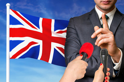 在英国举行新闻发布会