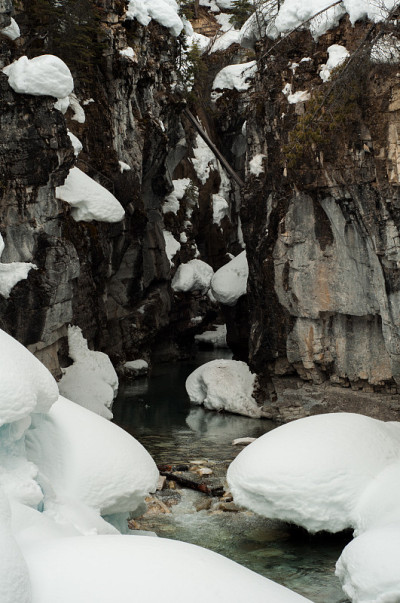 大理石峡谷库特奈雪冬天