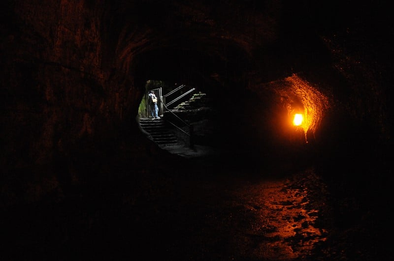 夏威夷希洛基拉韦厄火山熔岩管