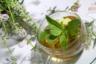 静物与薄荷茶
