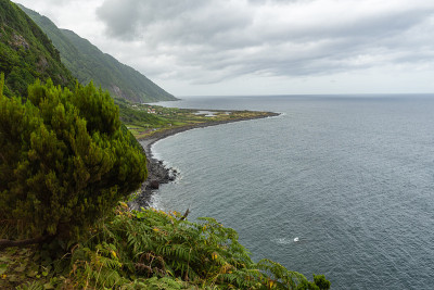 葡萄牙亚速尔群岛，圣乔治多云的海景