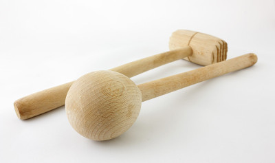 木土豆捣碎机和肉锤