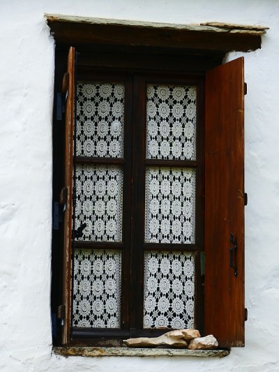 一个传统的窗户，Chora, Alonissos，希腊